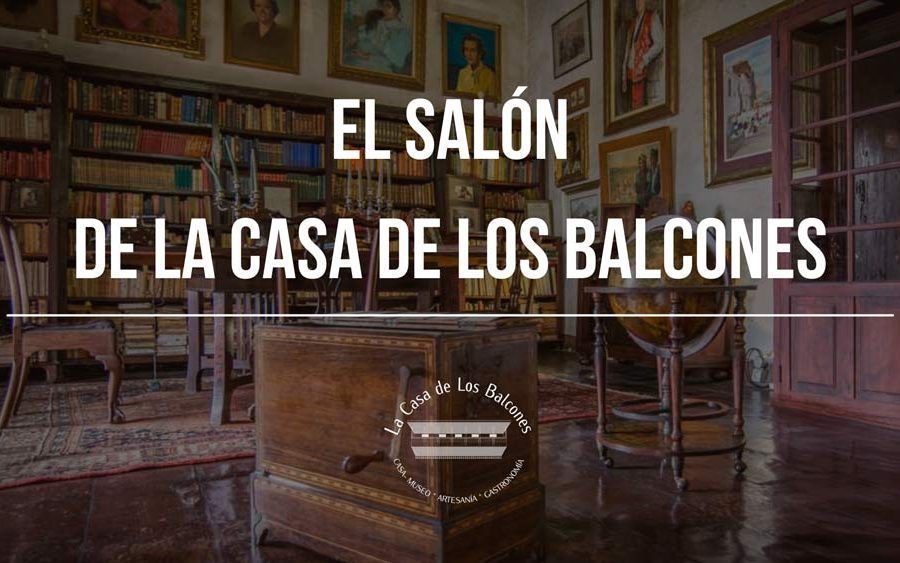 El salón de la casa de los balcones
