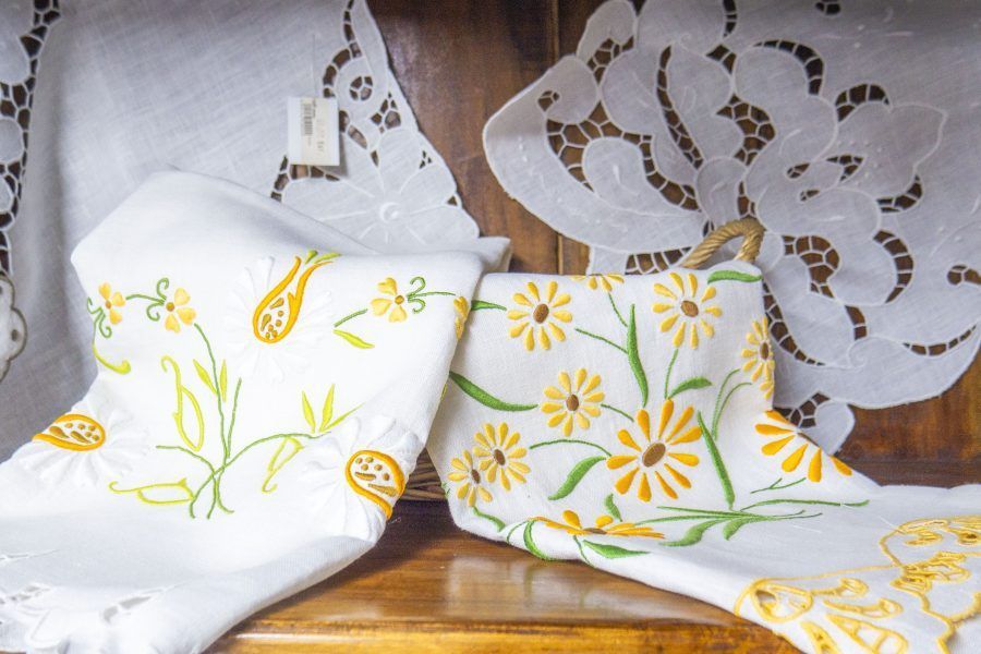 ARTESANÍA CANARIA: BORDADO DE LA PALMA