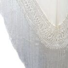 Mantón de Manila en blanco con bordado en tonos suaves