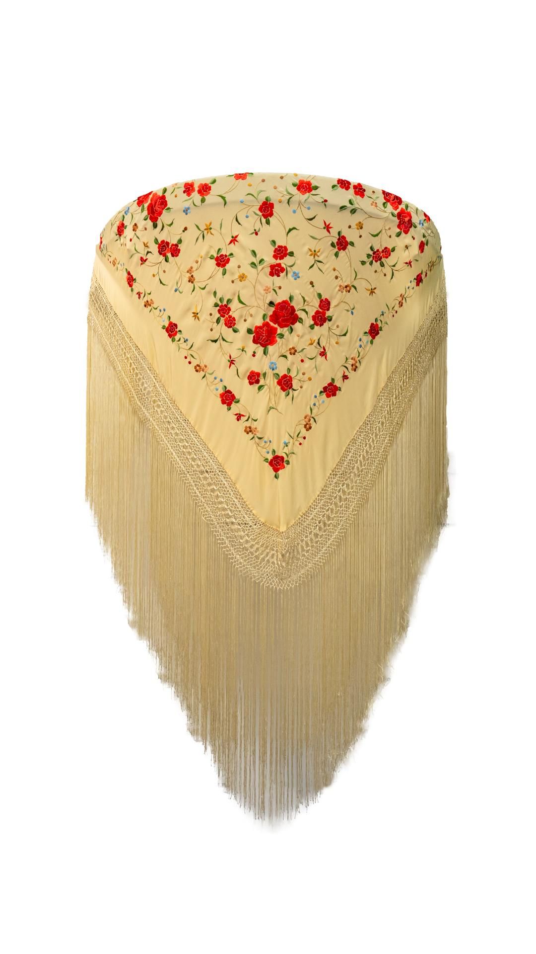 Mantón de Manila en beige con bordado en tonos vivos Mantón de Manila en beige con bordado en tonos vivos
